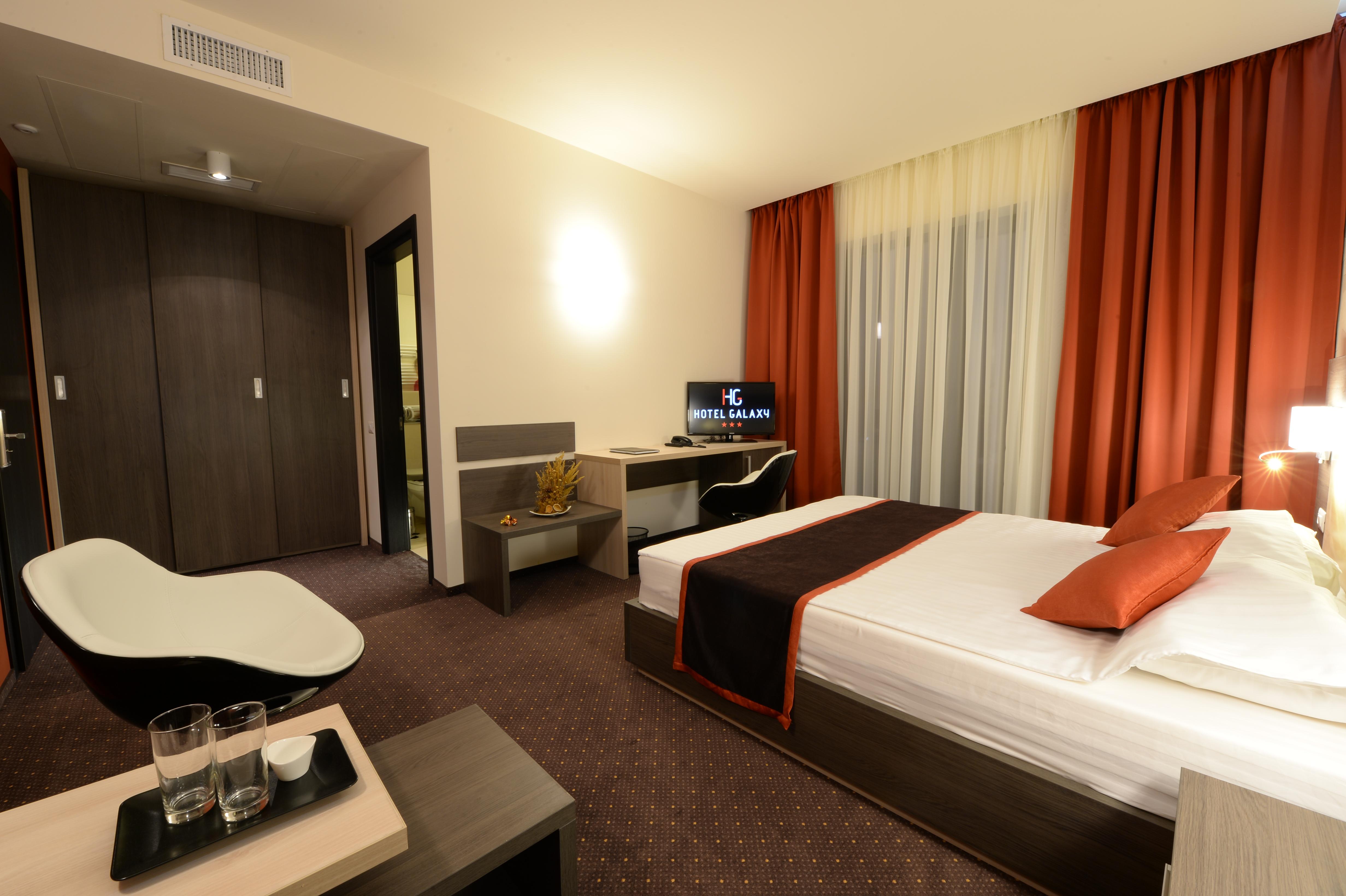 Hotel Galaxy Dumbravita  Luaran gambar