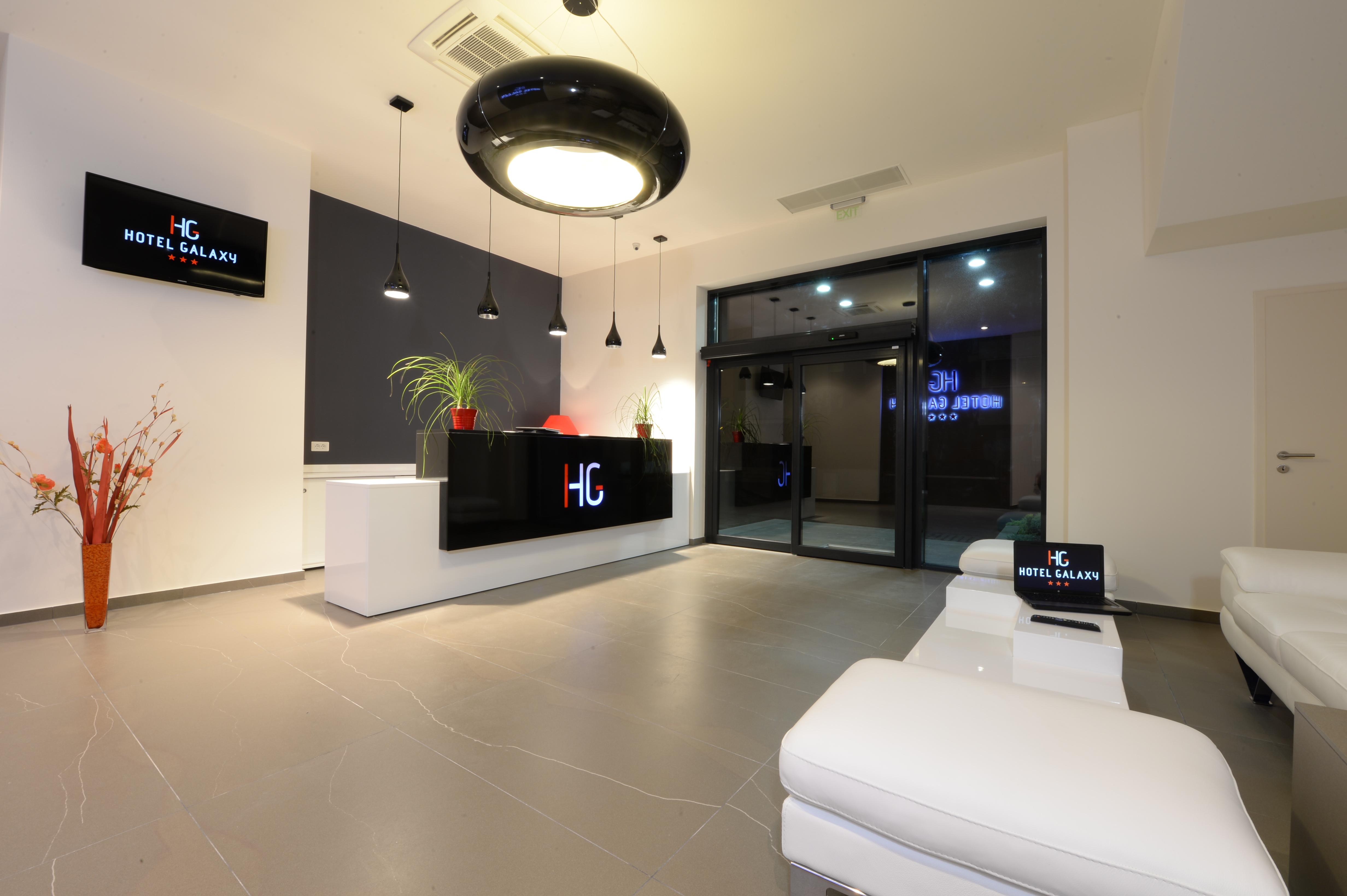 Hotel Galaxy Dumbravita  Luaran gambar