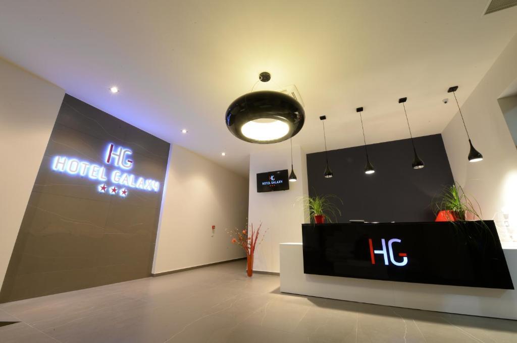 Hotel Galaxy Dumbravita  Luaran gambar