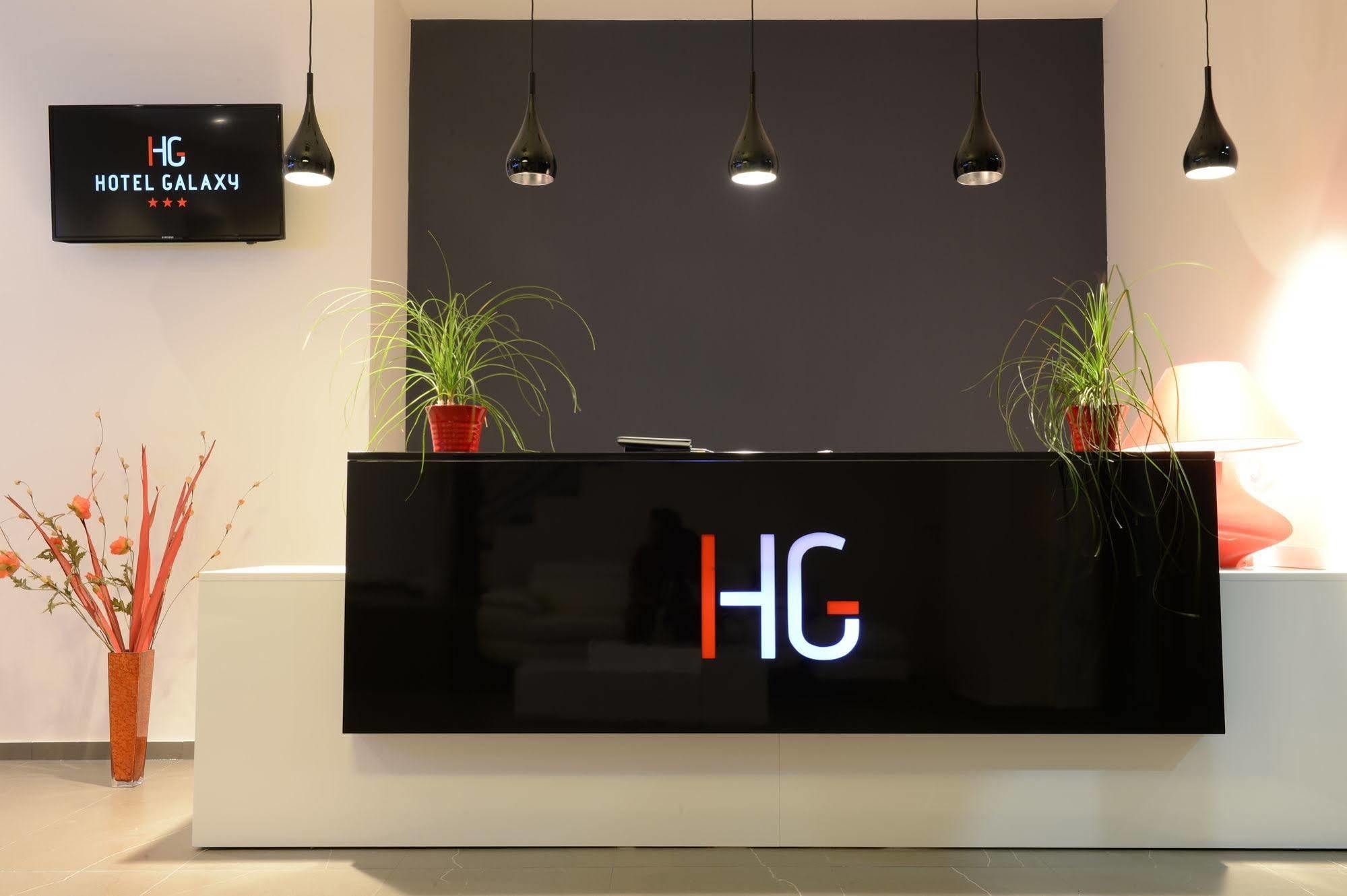 Hotel Galaxy Dumbravita  Luaran gambar